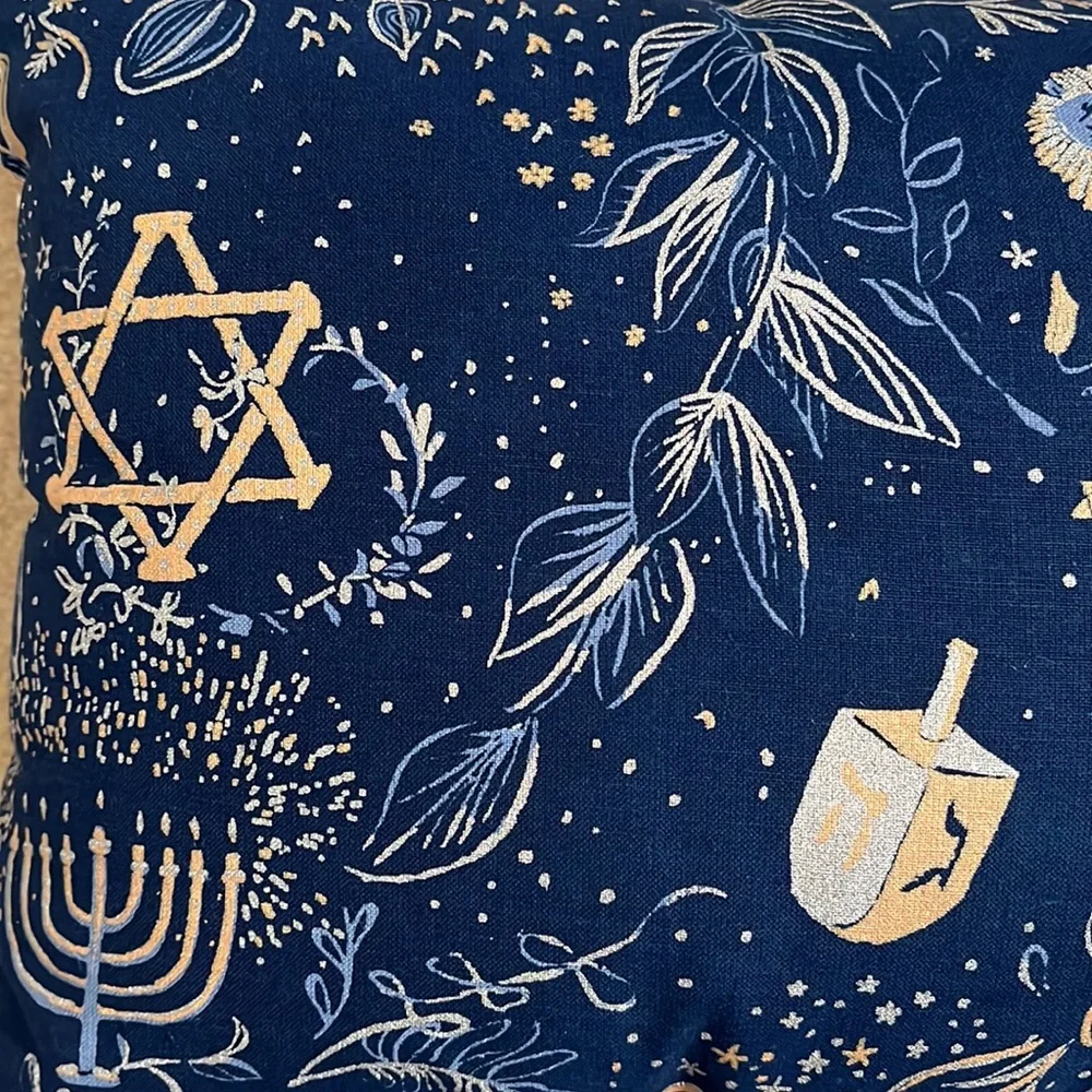 NWT Blue Hanukkah accent lumbar pillow, 20